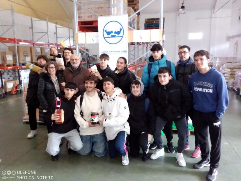 Alumnos del CES Juan Pablo II visitan nuestras instalaciones