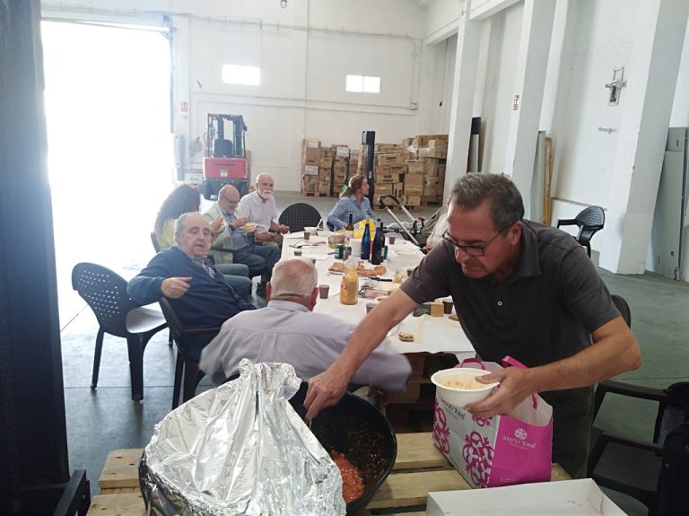 Animado almuerzo de hermandad de los voluntarios del Banco de Alimentos