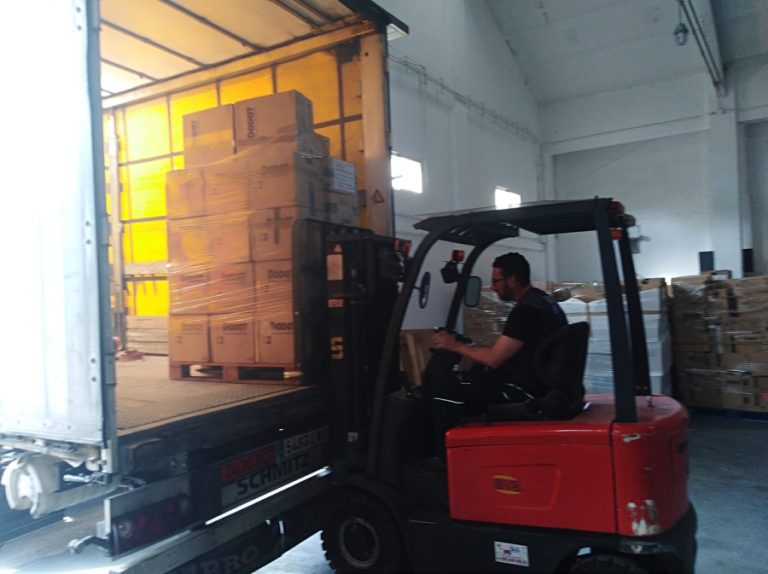 El BAT entrega más de 2.500 kg de pañales infantiles al Banco de Alimentos de Burgos