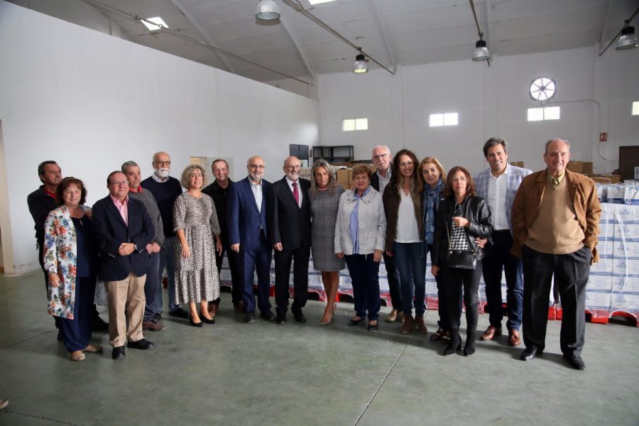 Foto de grupo en la inauguración de la nueva sede del Banco de Alimentos de Toledo