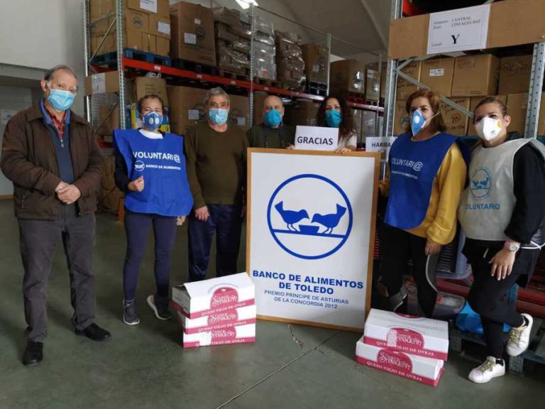 La cooperativa DCOOP dona queso de oveja y cabra