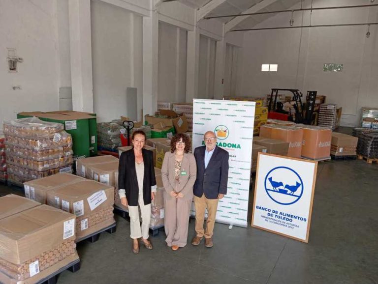 Mercadona hace su donación anual al BAT entregando más de cinco mil kilos de alimentos