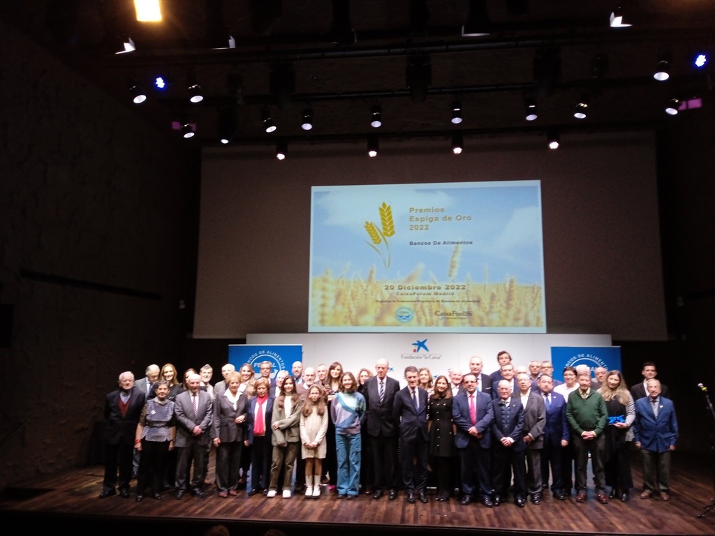 Foto de grupo de los premiados en la gala de FESBAL